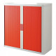 Armoire à rideaux 2 tablettes corps blanc / rideaux rouge. Dimensions extérieures: H104cm x L110cm x P41.5cm